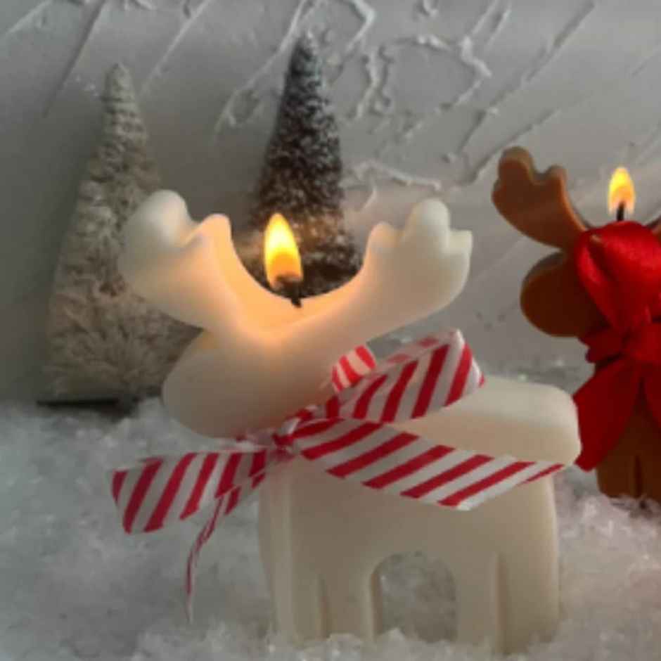 Hola Candles Reindeer Candle Assorted Colours | Mild Lavender
